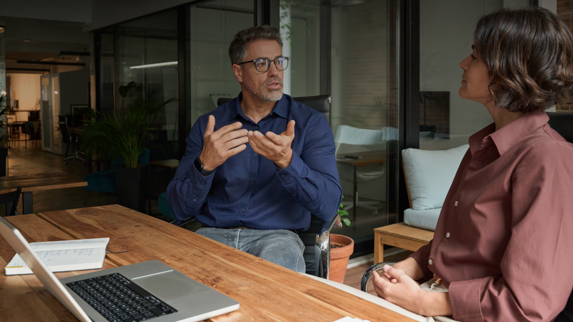 Financial and commercial consulting for companies ready to grow strategically.